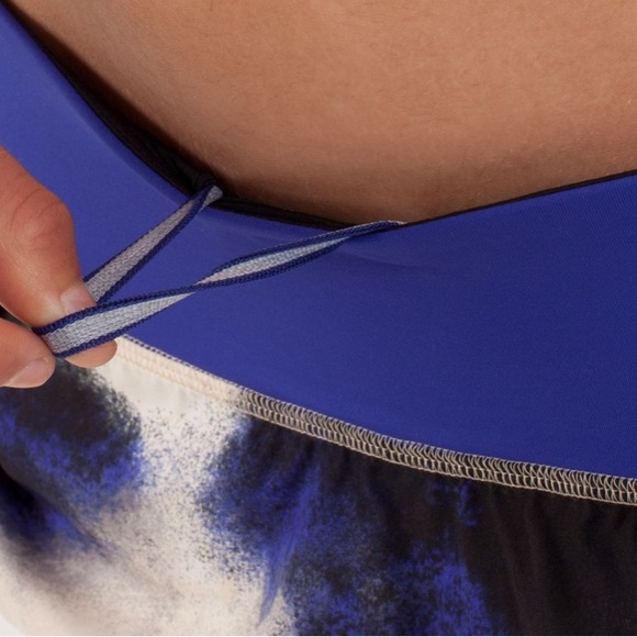 Lululemon Run: Speed Squad Skirt - sz 6 - Picture 5 of 6